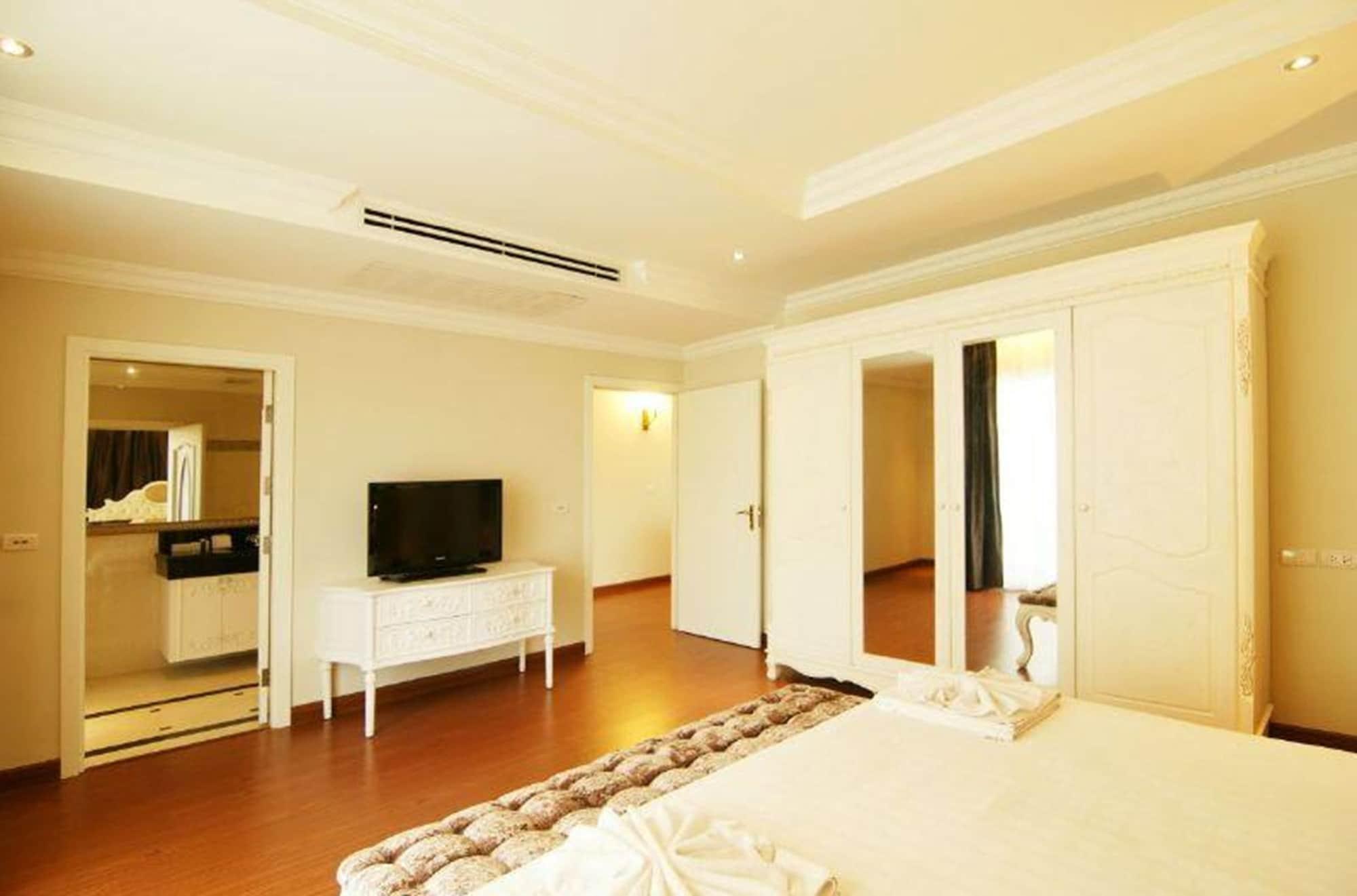 Hotel Lk Legend à Pattaya Extérieur photo